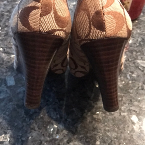 Coach shoes sz7 - Picture 3 of 3